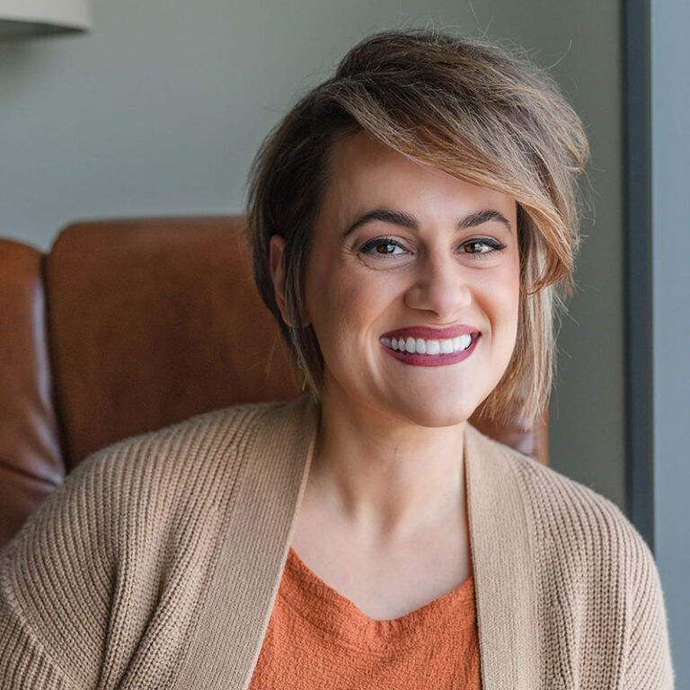 Lauren Oganovich, Mirjam Quinn & Associates headshot